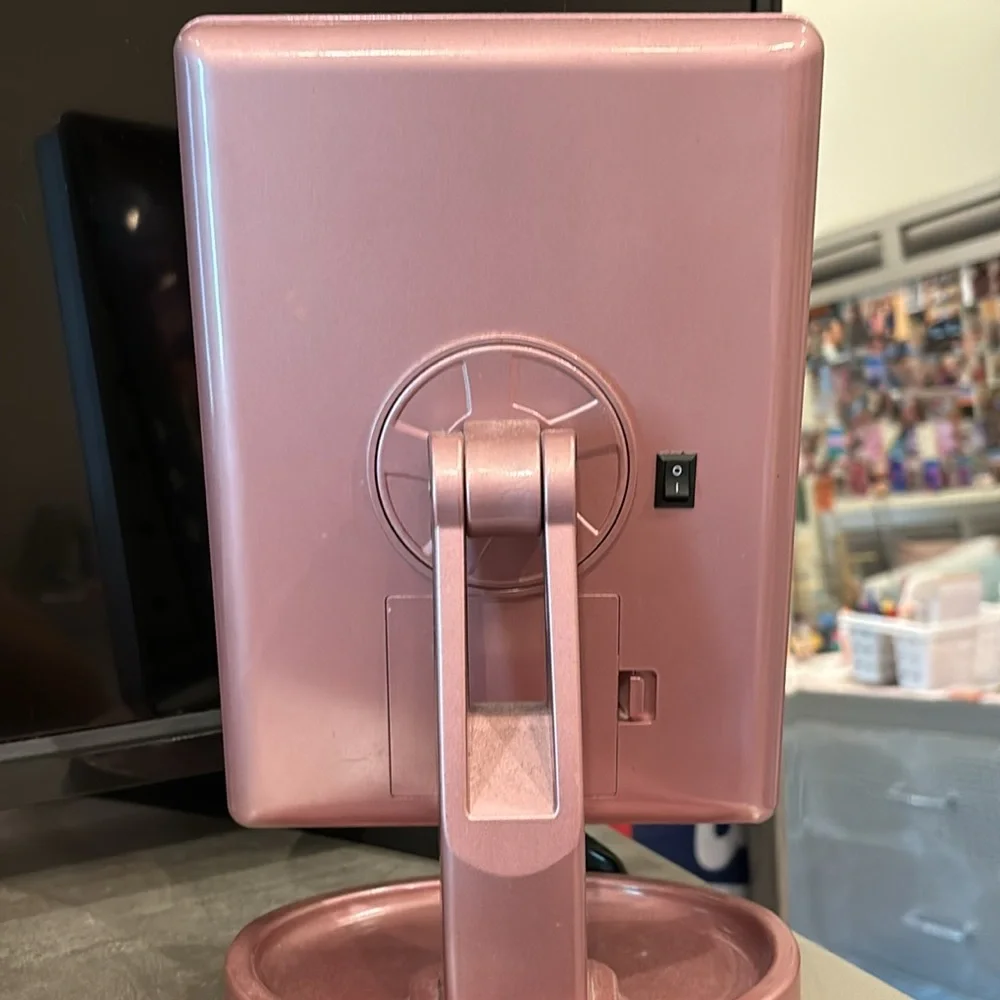 Light up vanity mirror